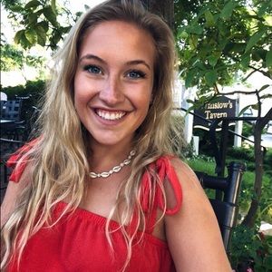 Meet your Posher, Chloe